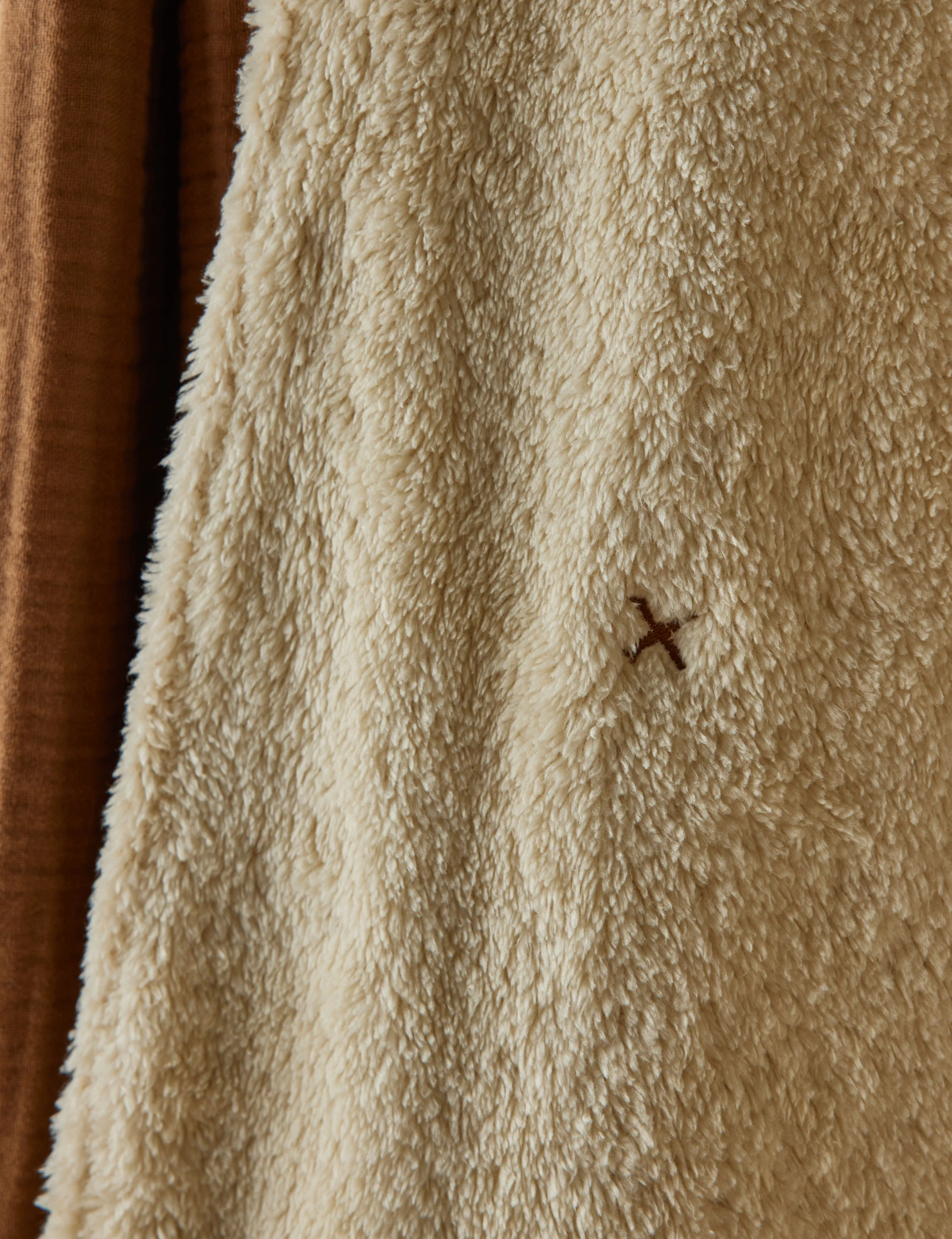 Alaia Sherpa Throw by House No. 23 - Image 4