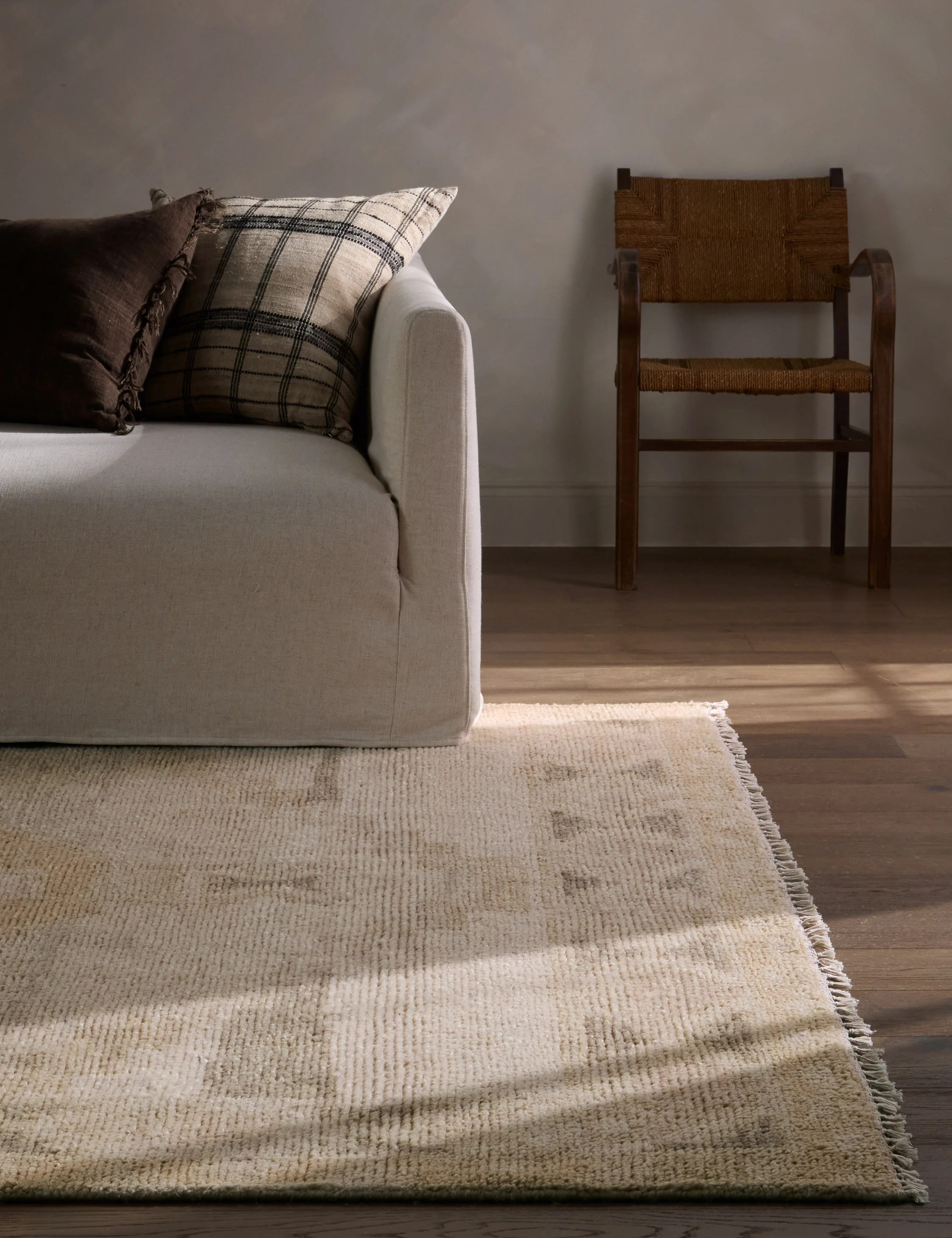 Ambretta Hand-Knotted Wool Rug - Image 3