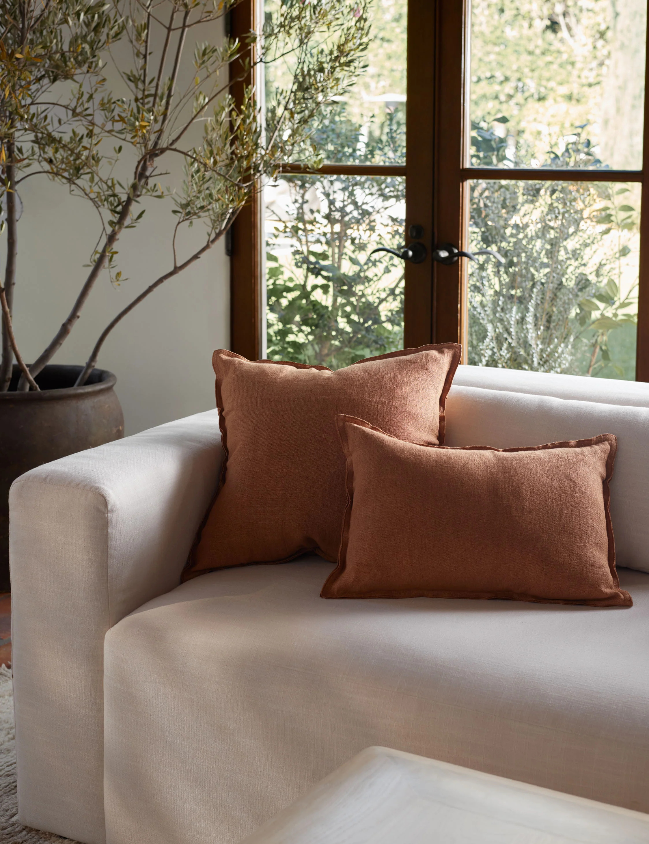 Arlo Linen Pillow - Image 110
