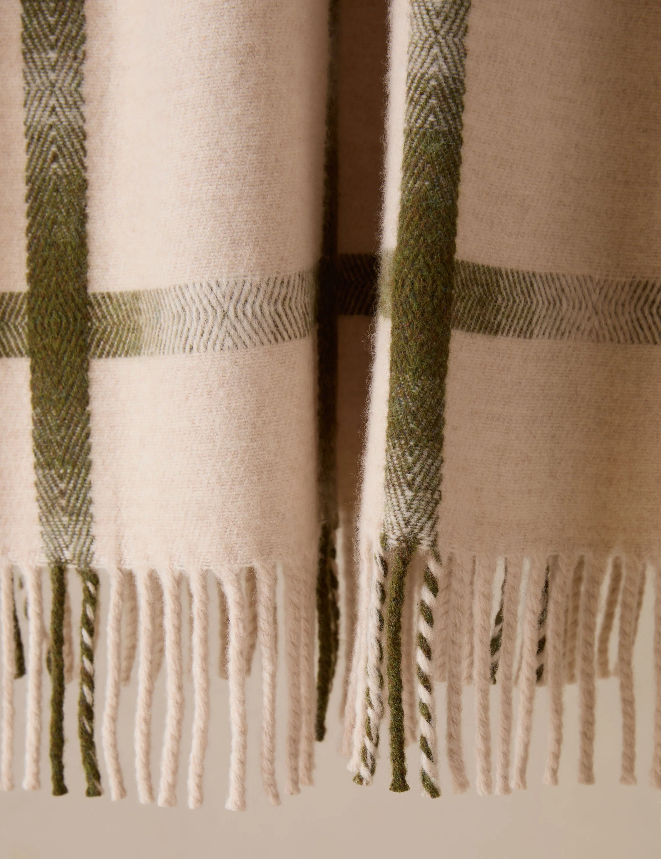 Atwood Lambswool Throw - Image 6