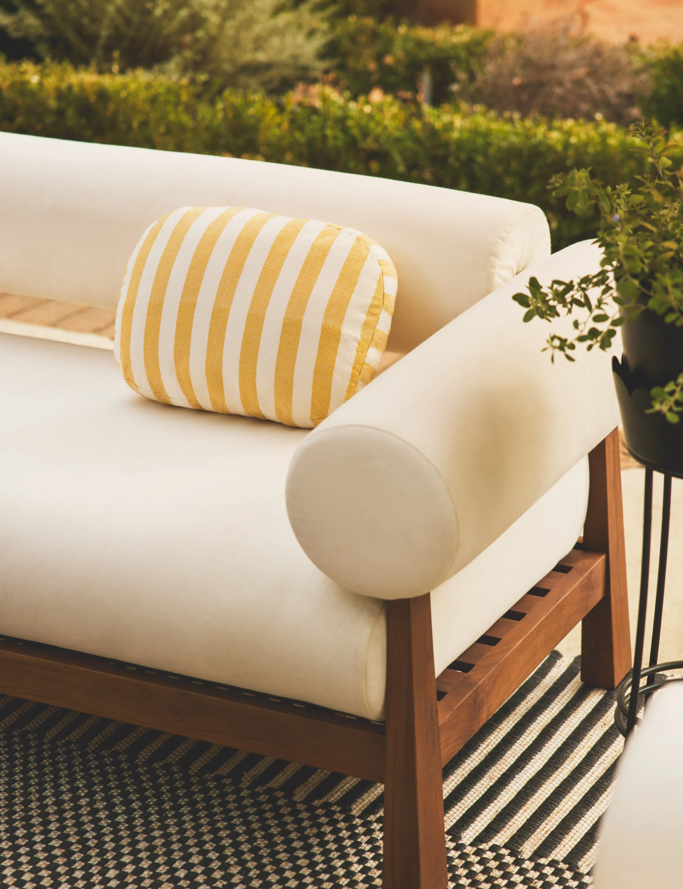 Bassano Outdoor Sofa - Image 3