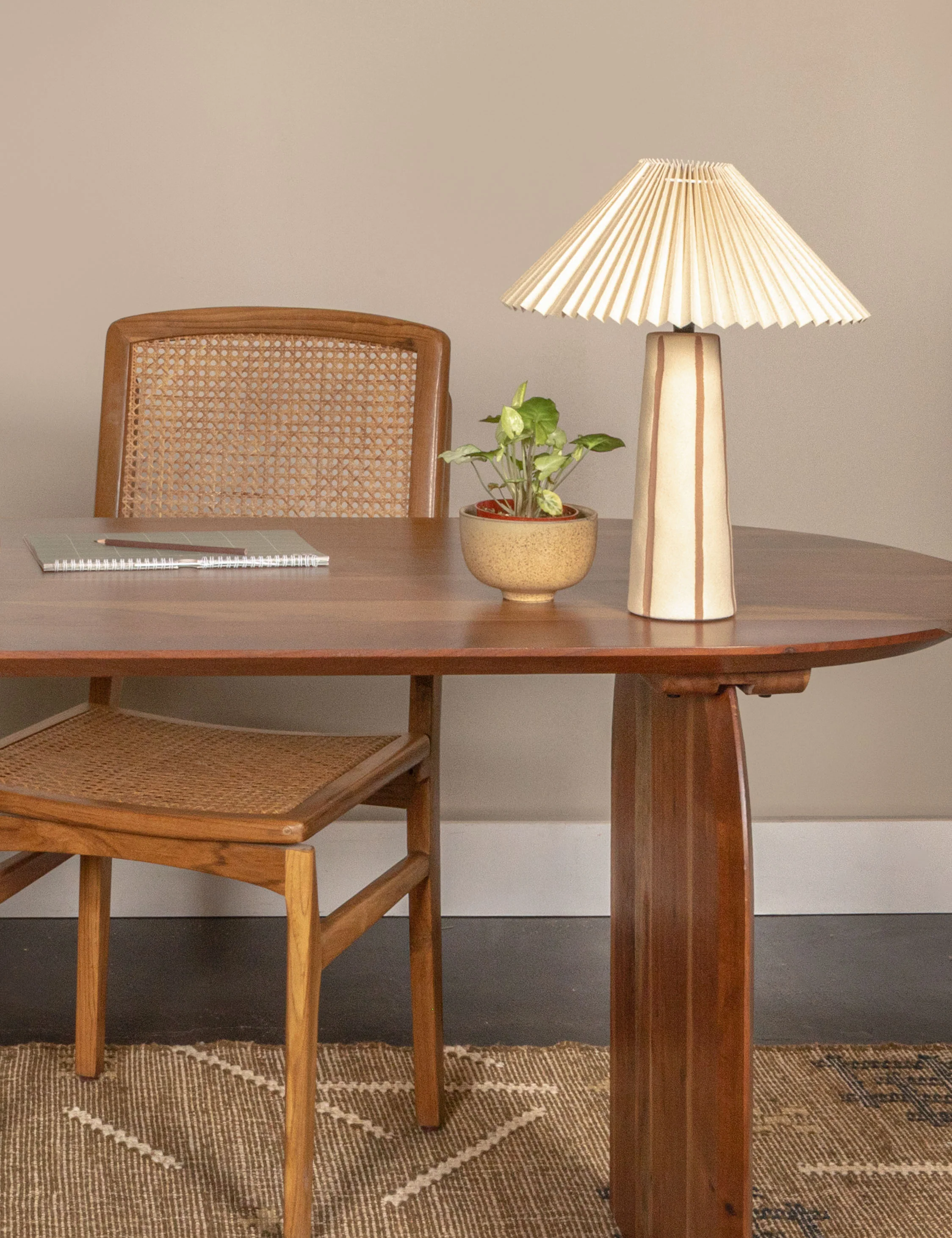Baza Table Lamp