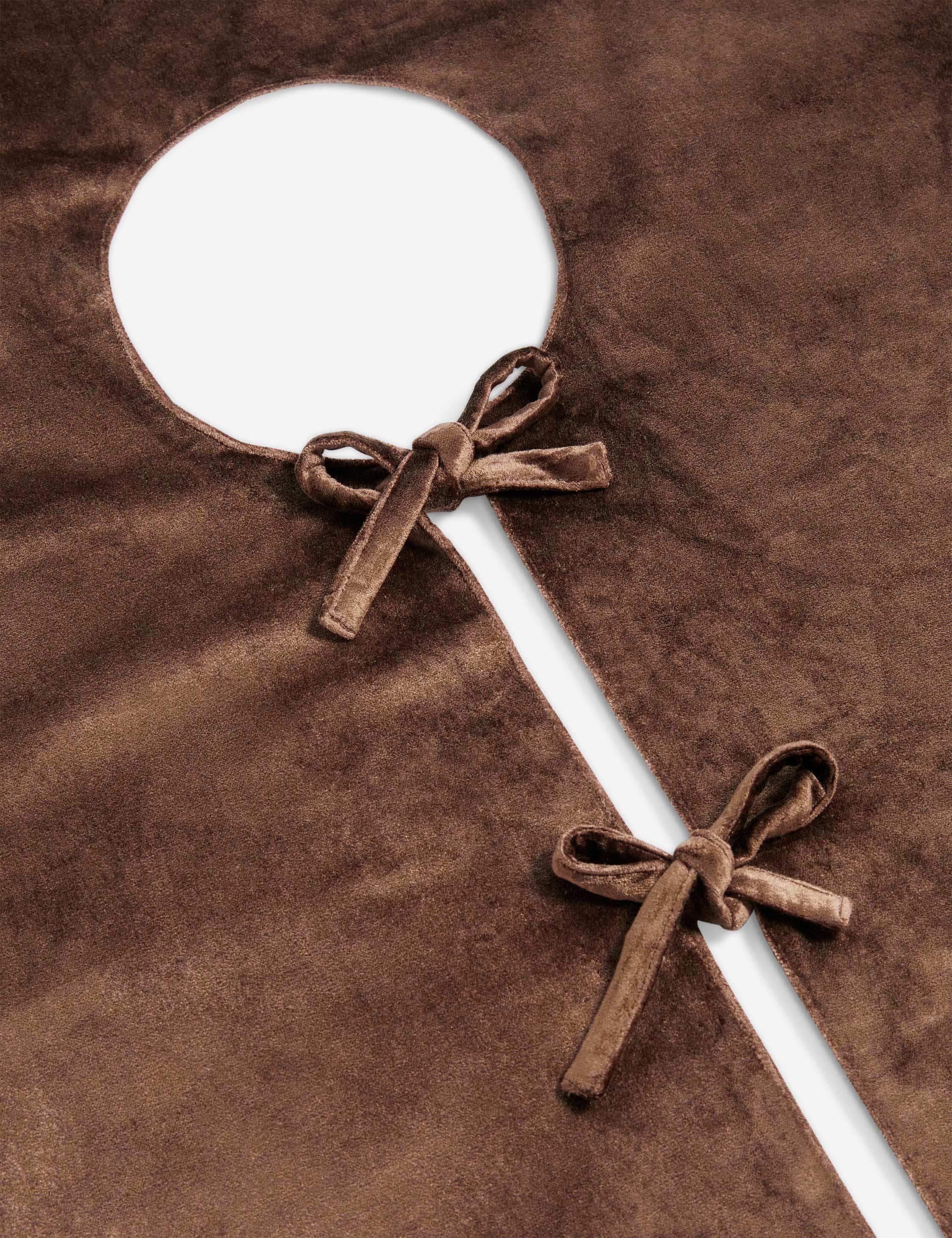 Brandis Velvet Tree Skirt - Image 18