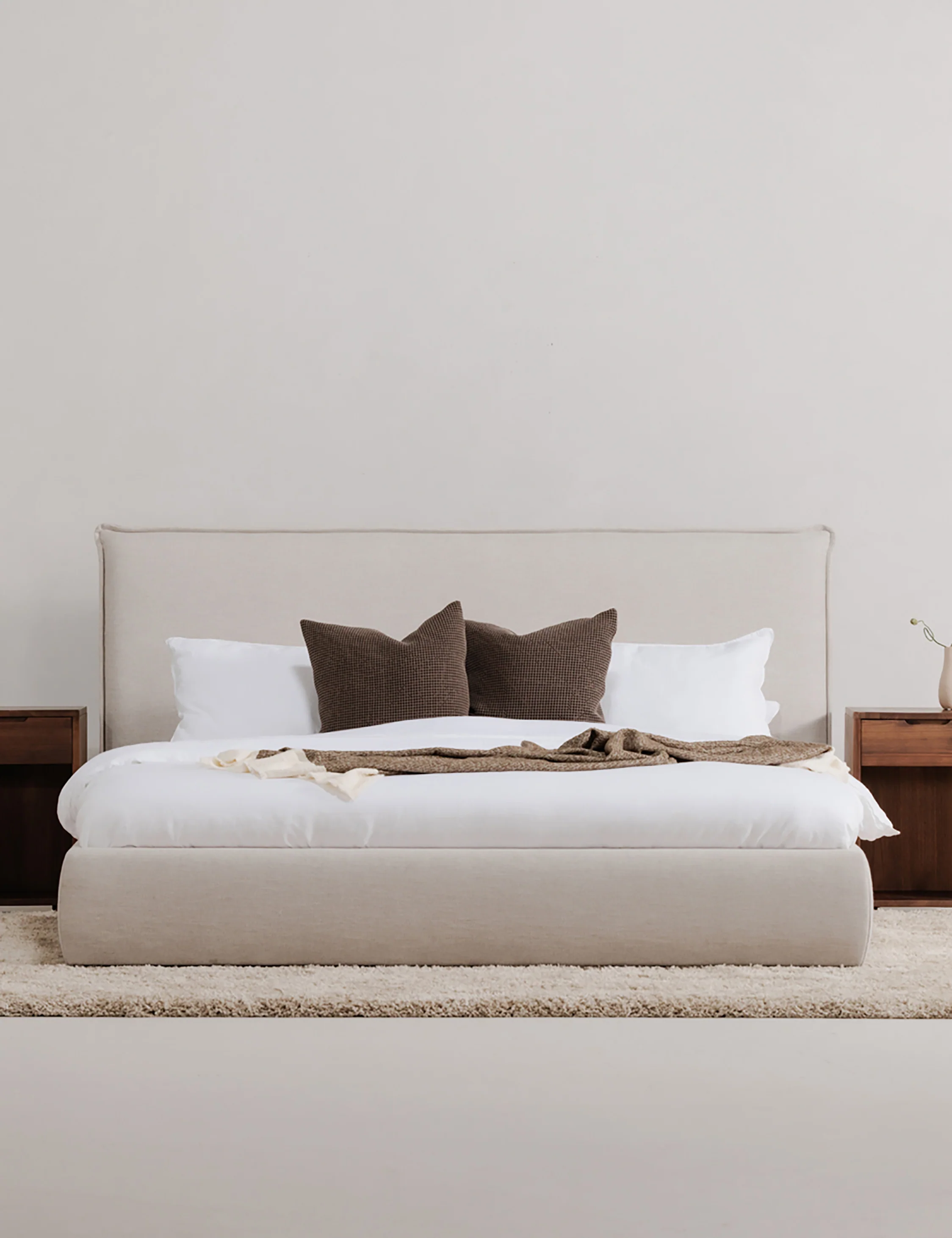 Cambria Platform Bed - Image 19