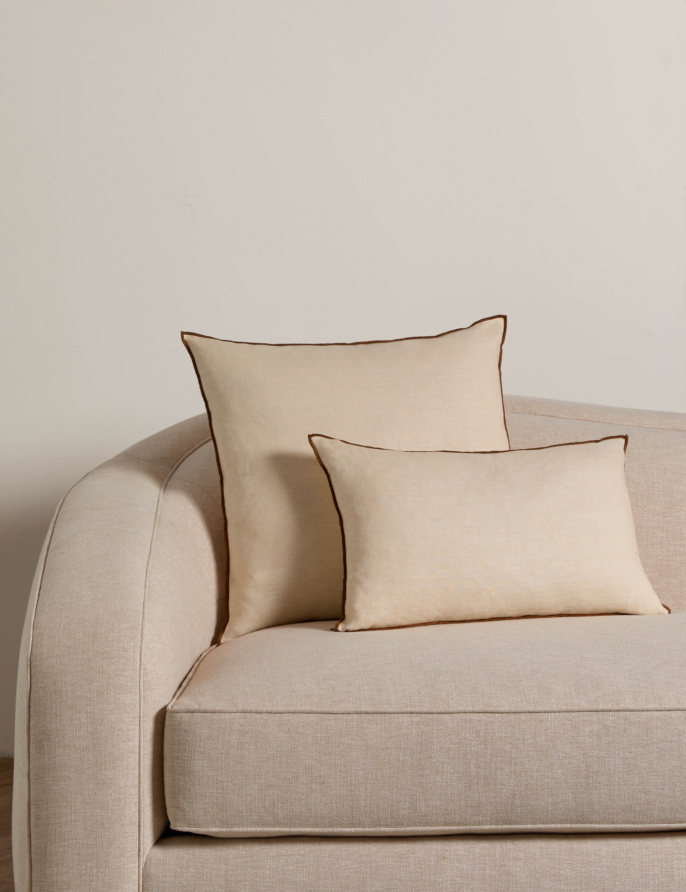 Carys Contrast Linen Pillow - Image 48