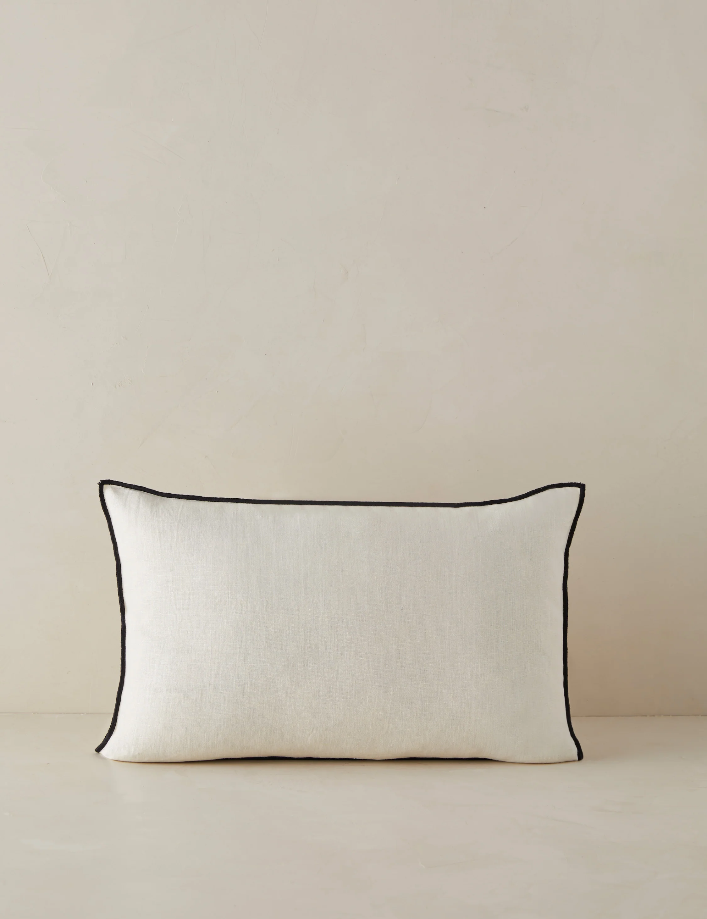 Carys Contrast Linen Pillow - Image 5