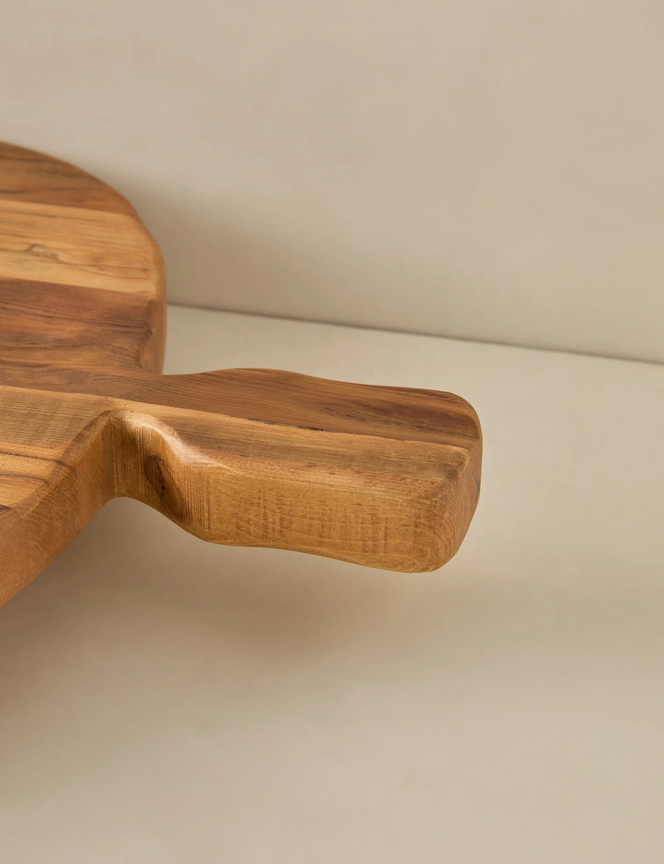 Classic Rectangular Footed Board by etúHOME - Image 4