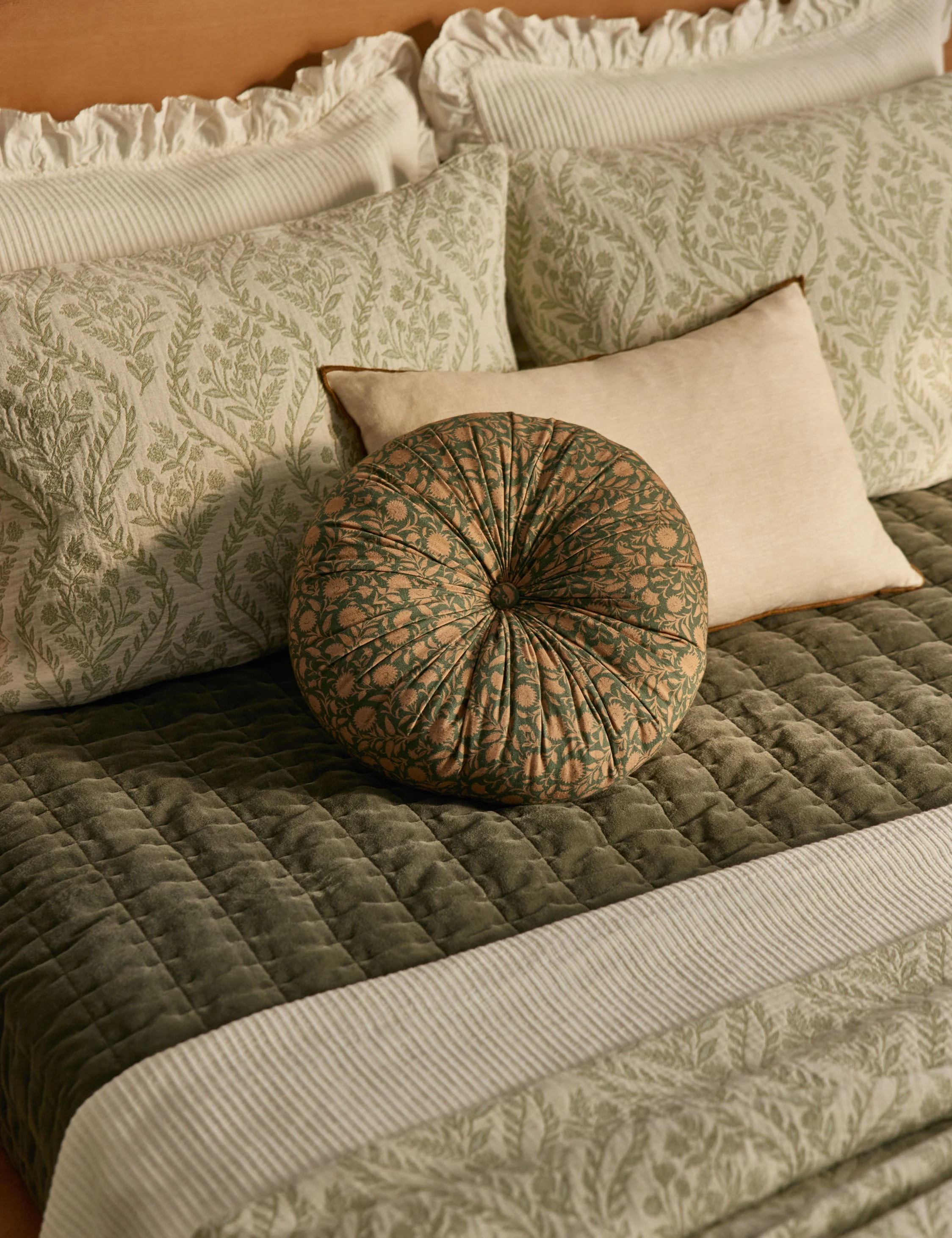 Fransen Linen Cotton Tufted Round Pillow - Image 3