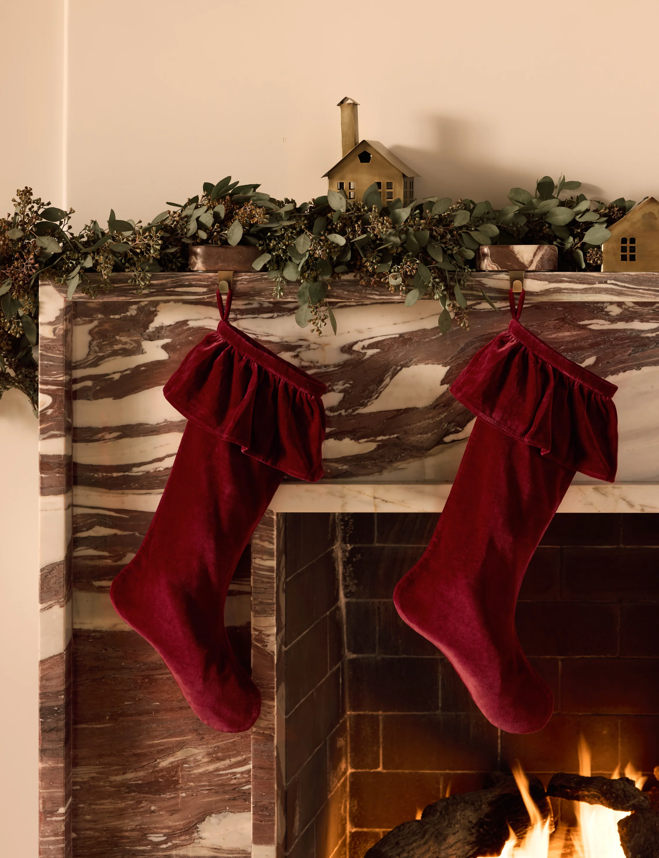 Fresh Handmade Seeded Eucalyptus Garland - Image 3
