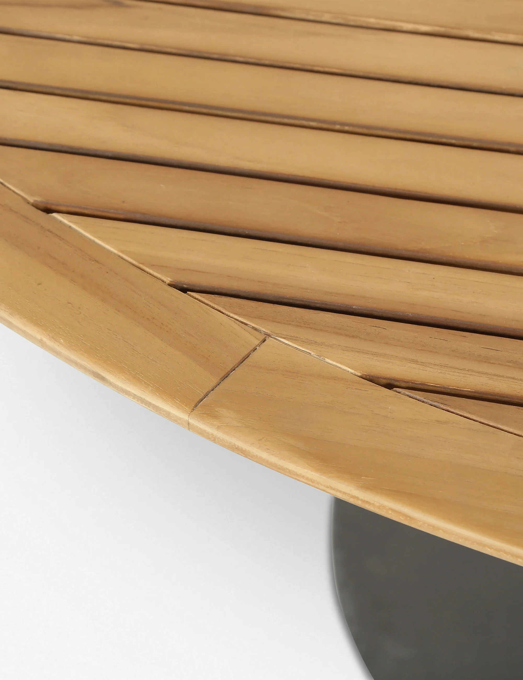 Georgette Indoor / Outdoor Round Dining Table - Image 3