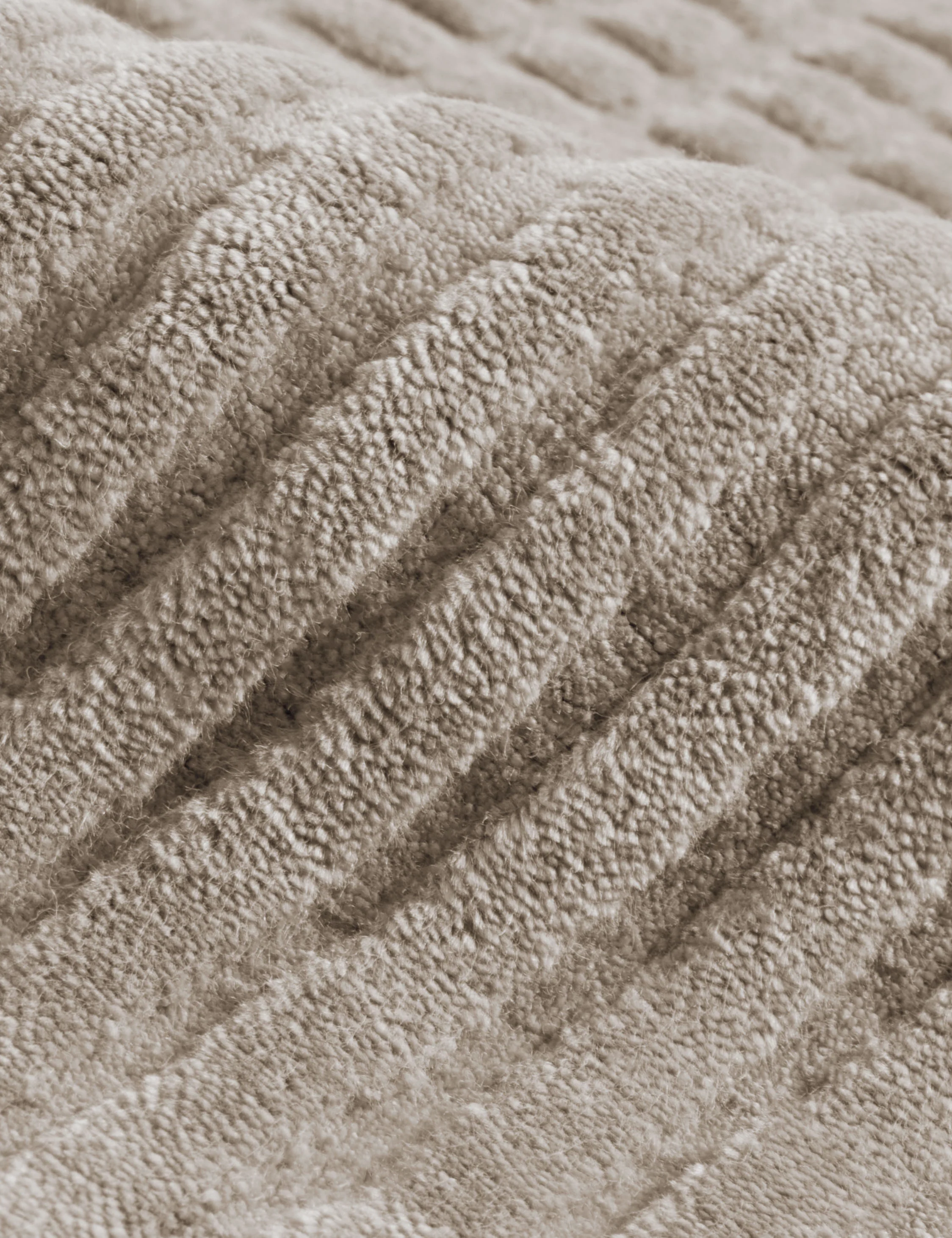 Halden Hand-Loomed Rug - Image 9