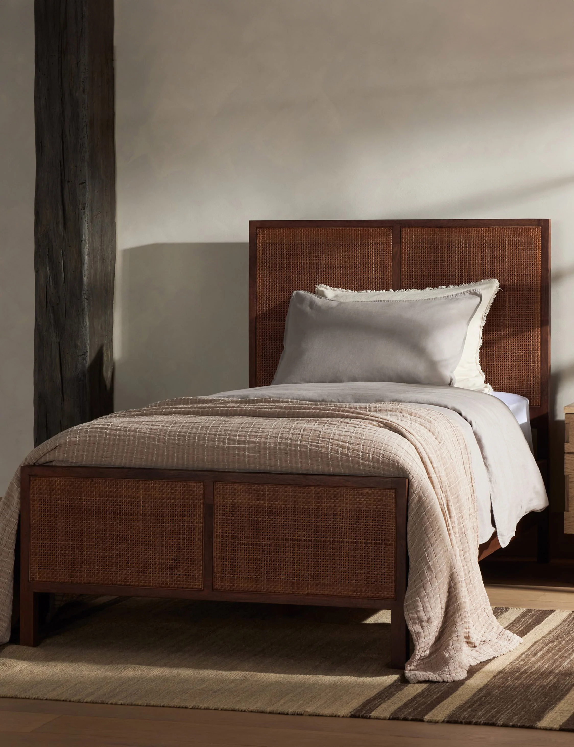Hannah Platform Bed - Image 29