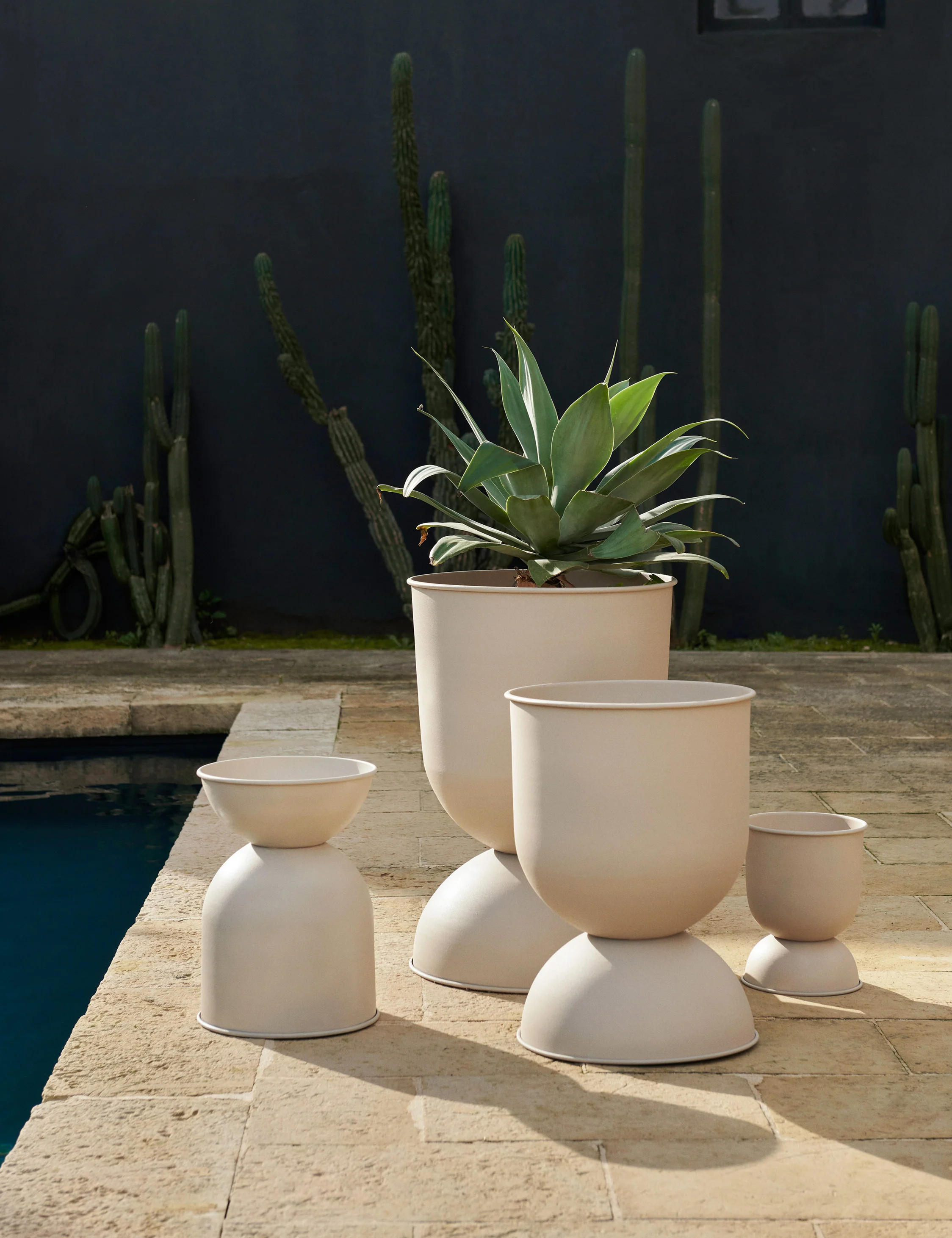 Hourglass Planter - Image 13