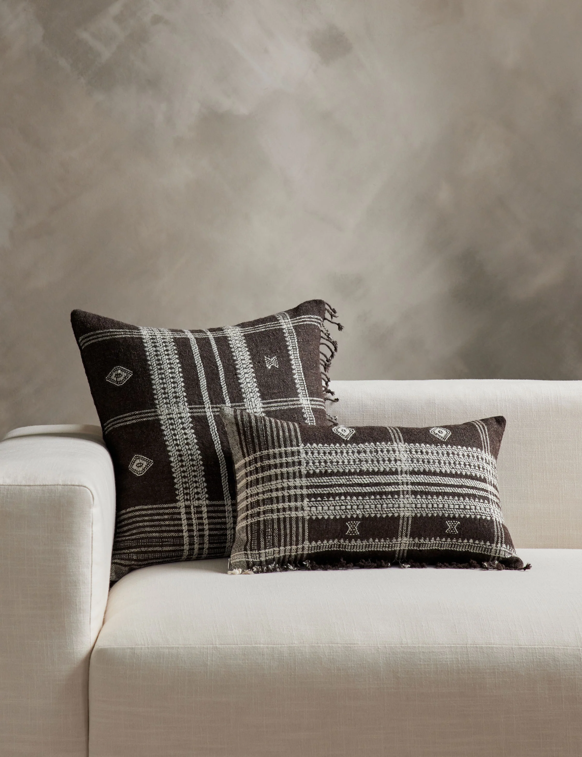 Kavia Pillow - Image 36