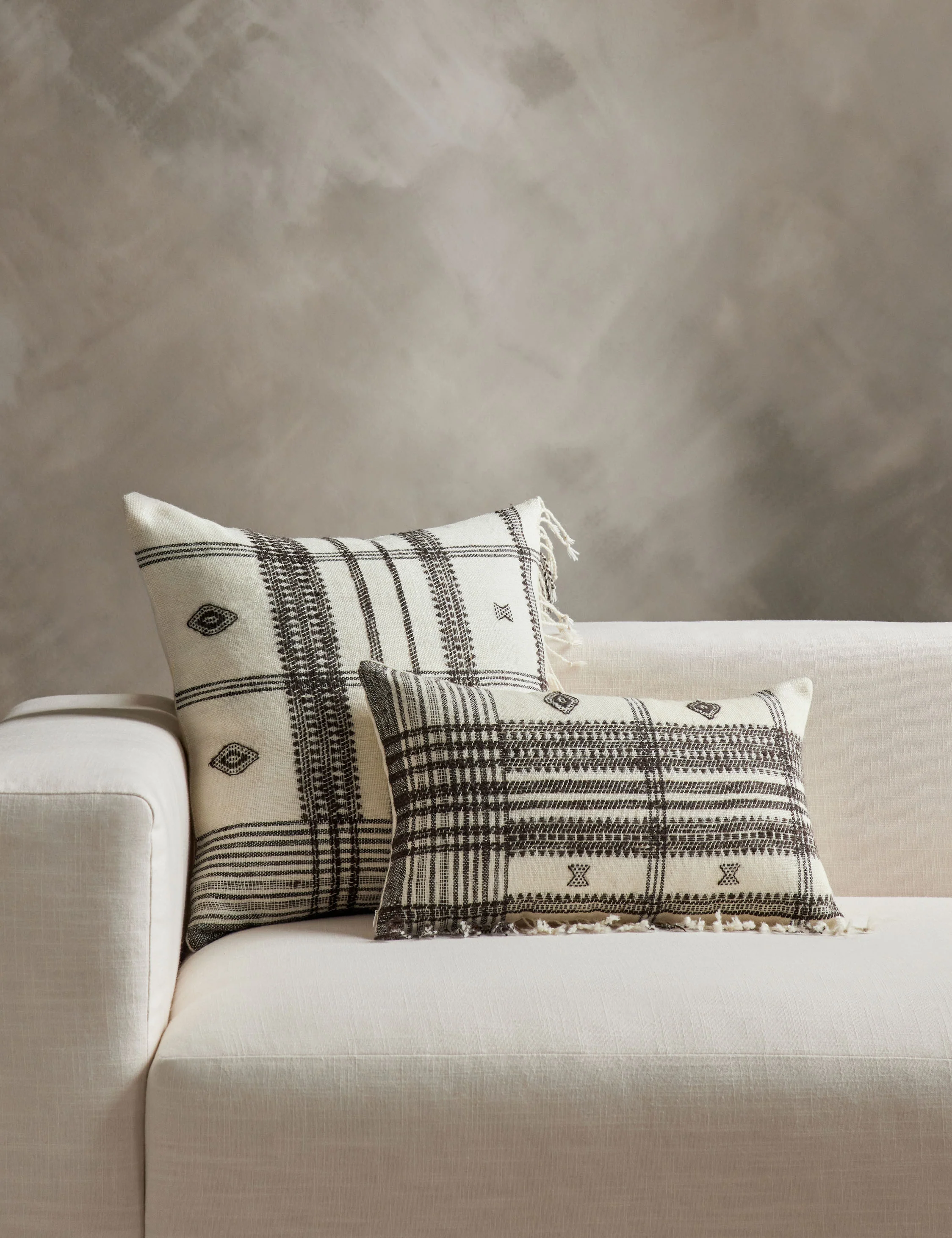 Kavia Pillow - Image 58