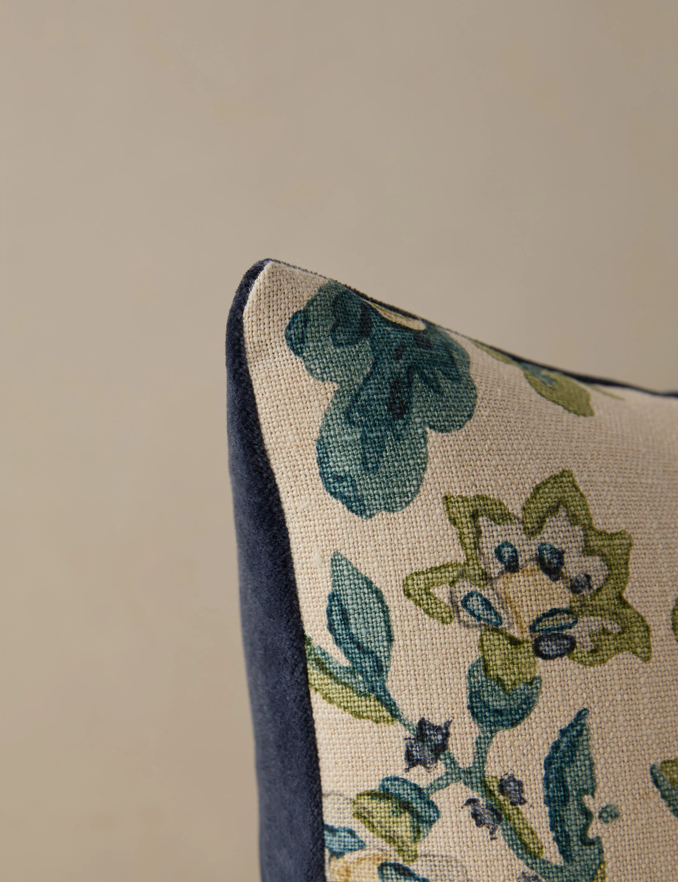 Kelmescott Linen Pillow by Scalamandre - Image 15