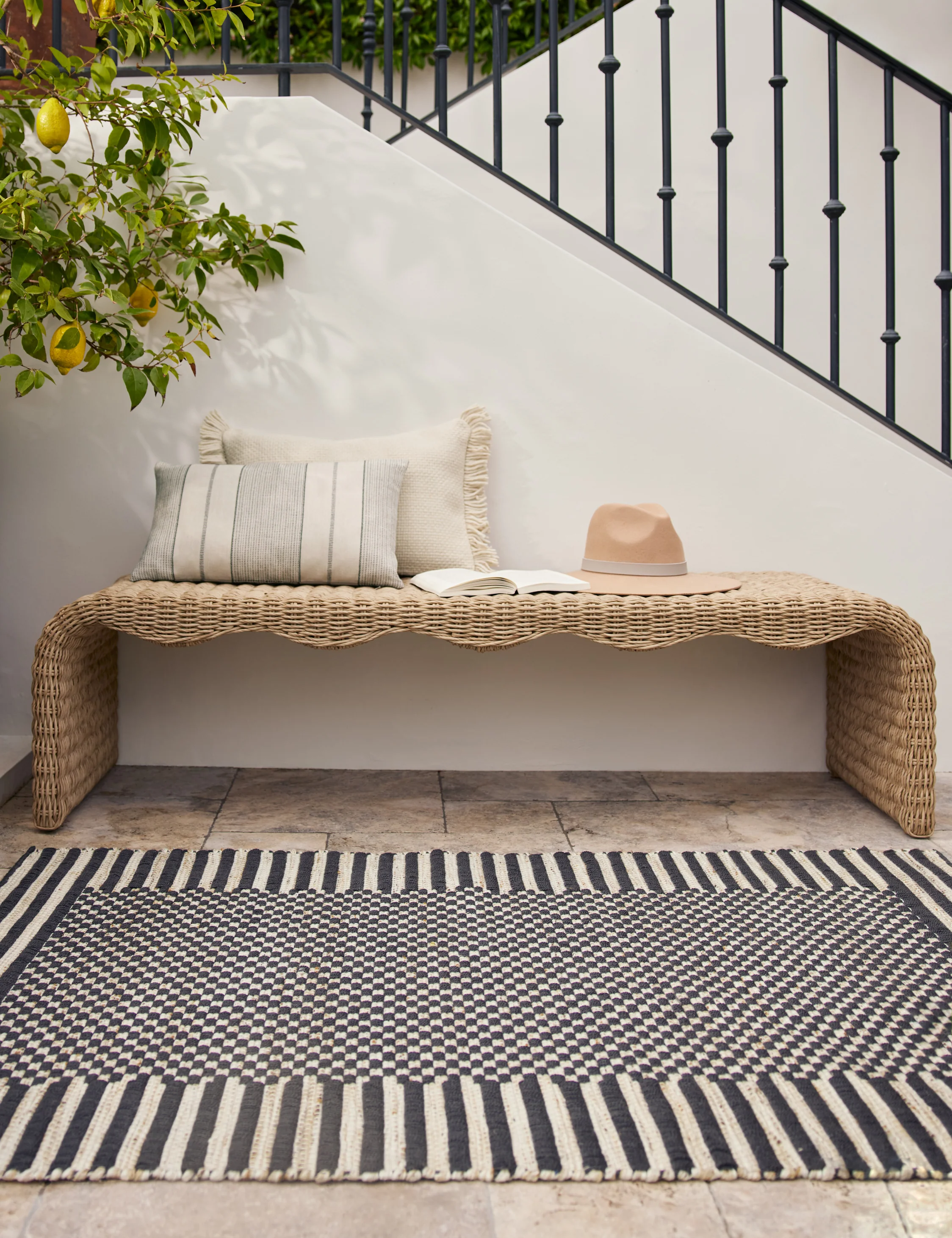 Lavinia Handwoven Indoor / Outdoor Rug - Image 5