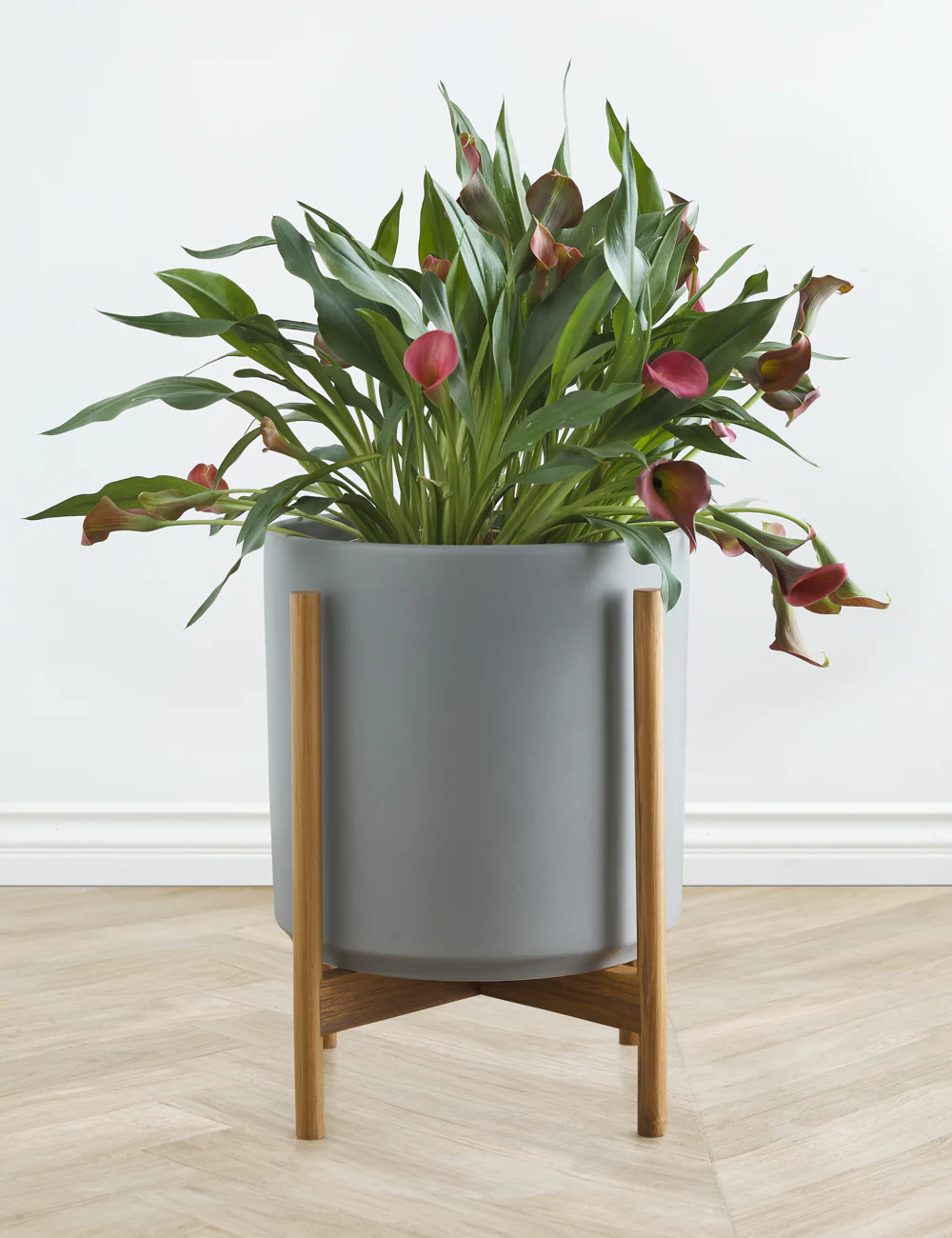 Ceramic Planter Pot + Teak Stand by LBE Design - Image 22