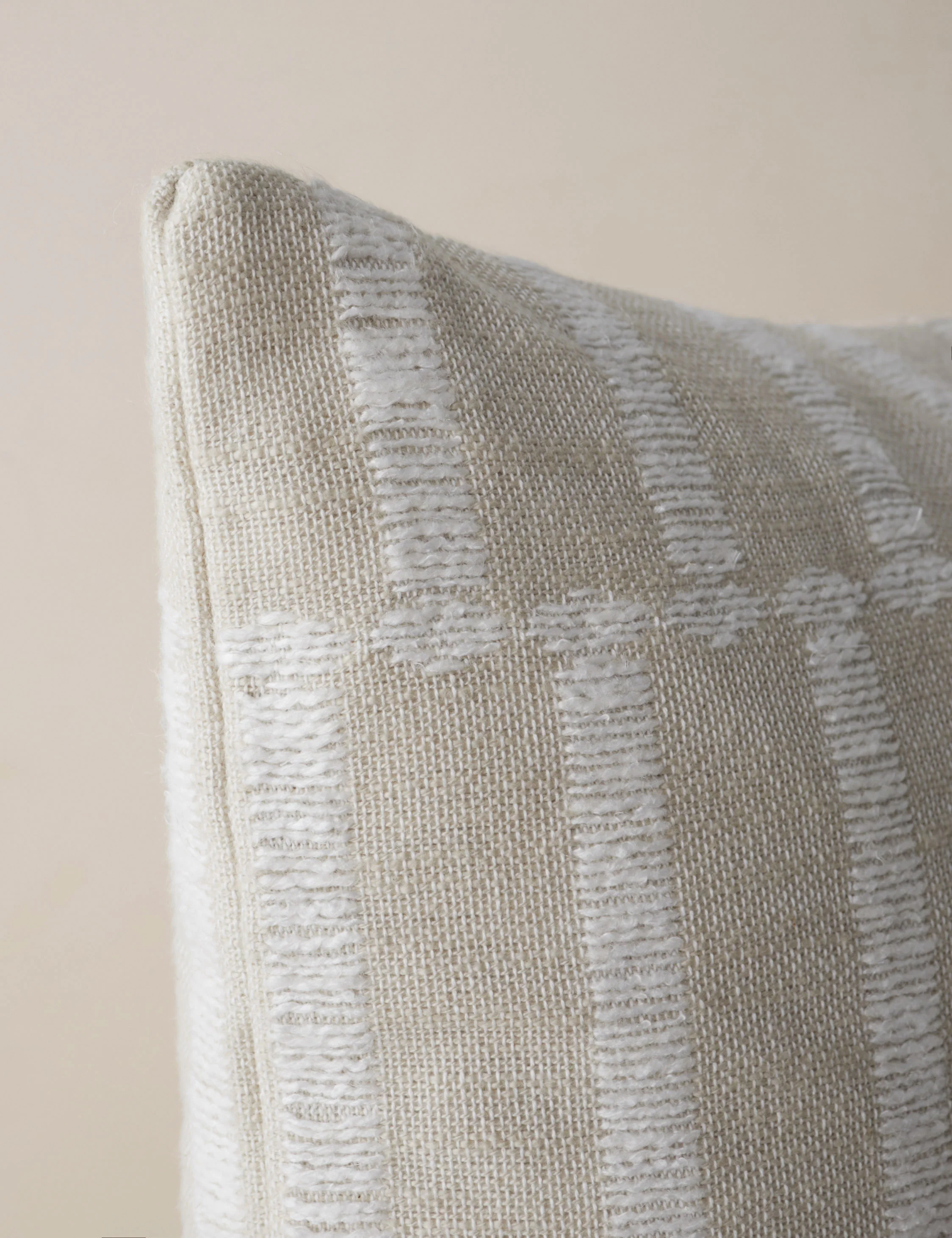 Thisbe Pillow - Image 10