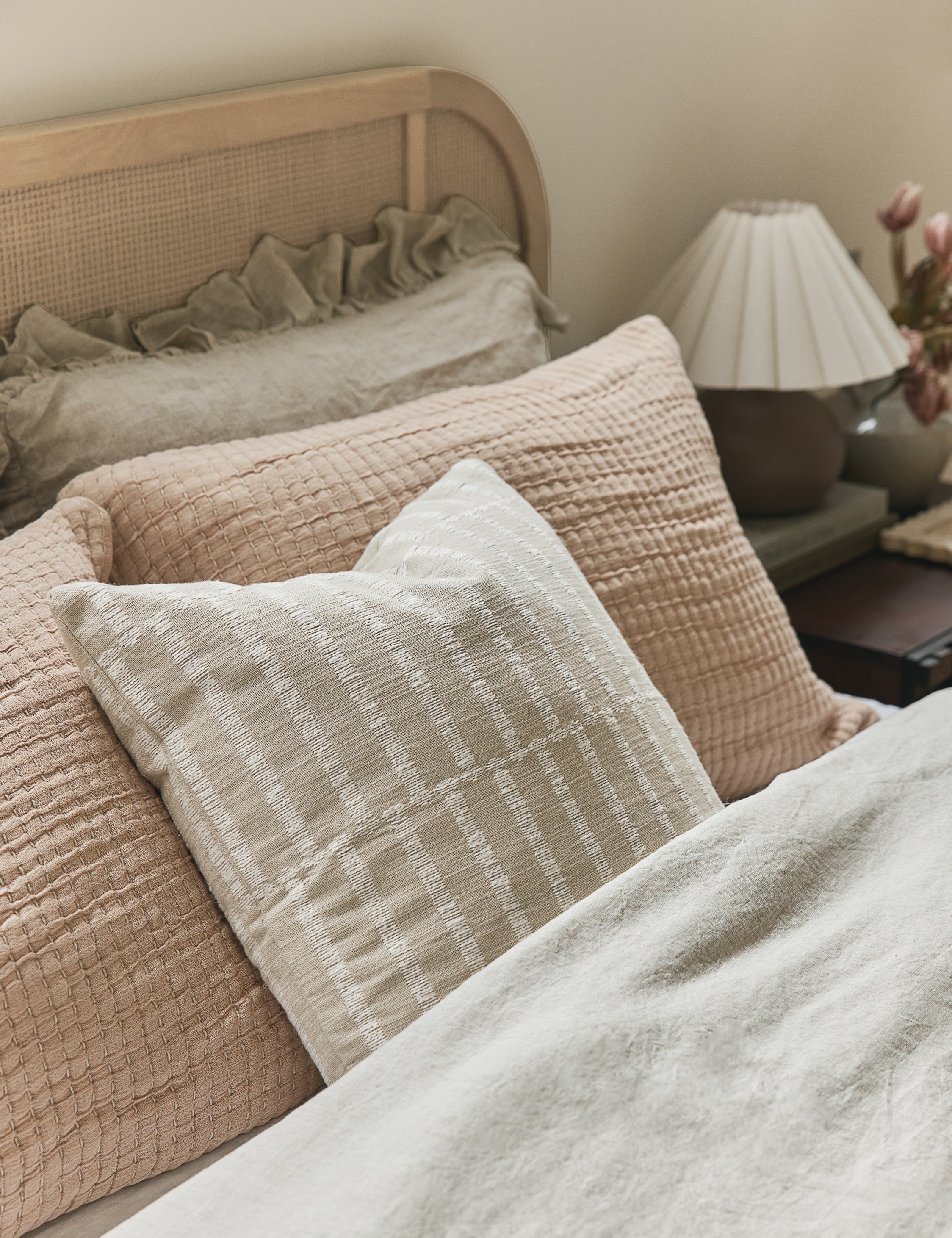 Thisbe Pillow - Image 8