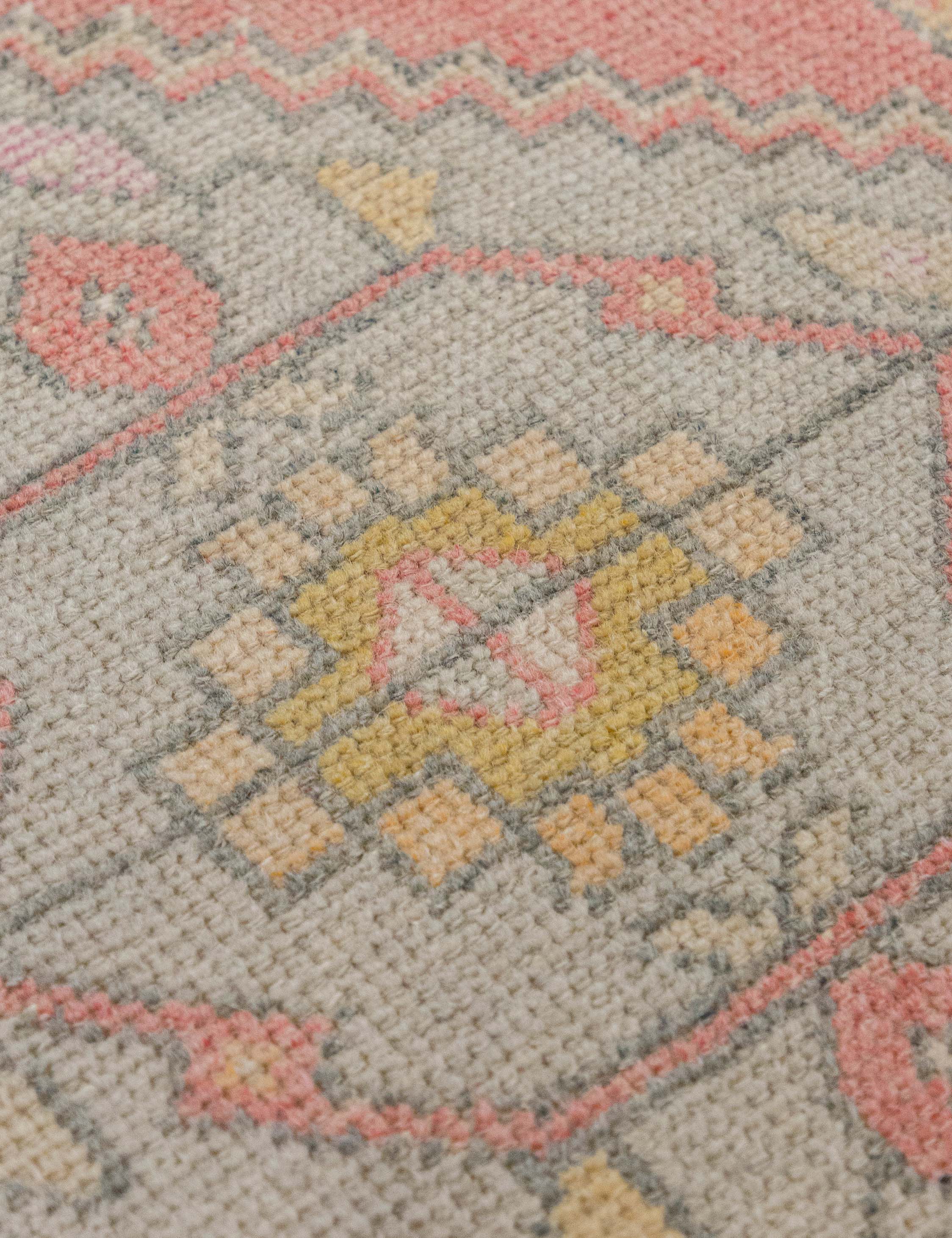 Vintage Turkish Hand-Knotted Wool Mini Rug No. 327, 1'5" x 3'2" - Image 3