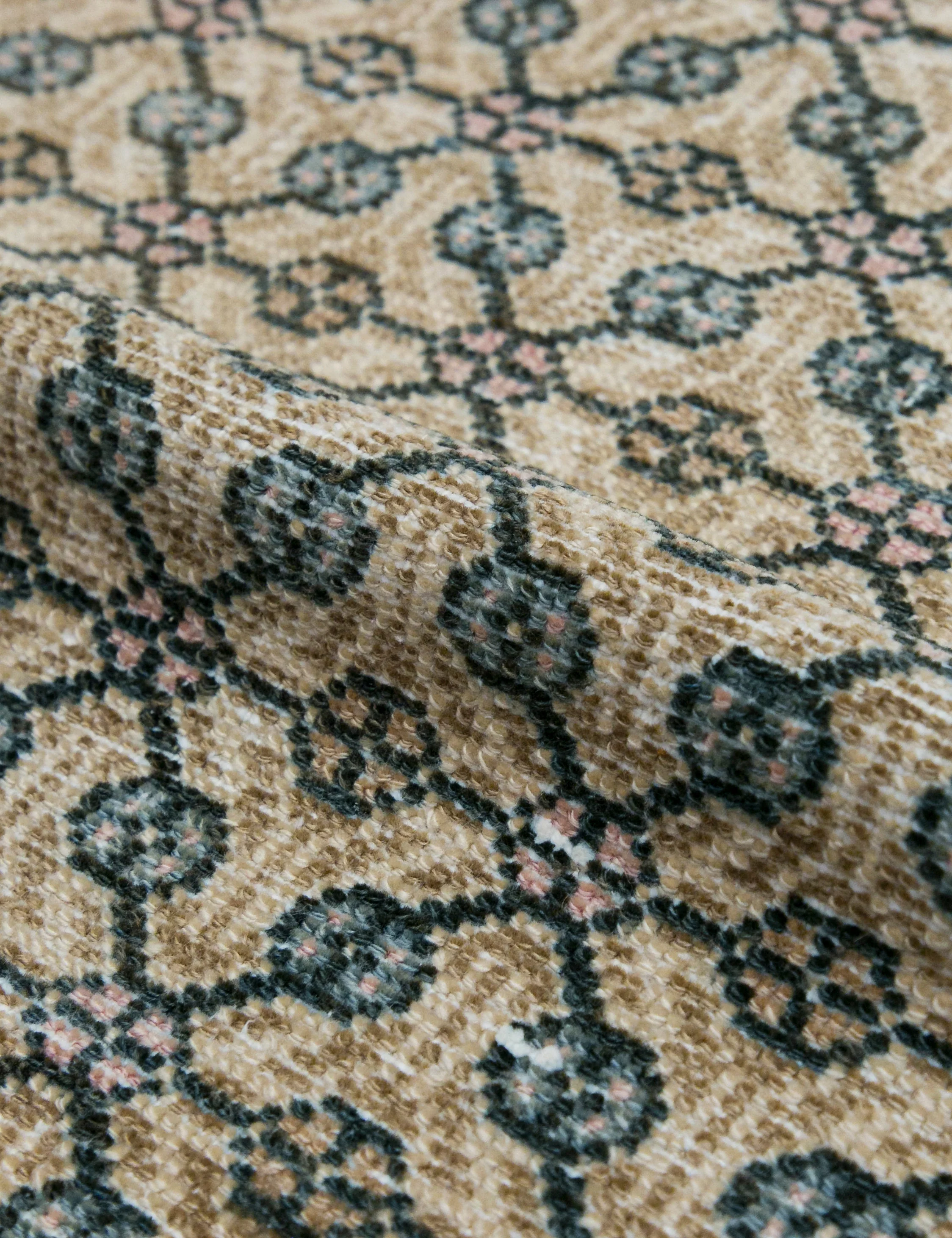 Vintage Turkish Hand-Knotted Wool Rug No. 449, 3'10" x 6'7" - Image 3