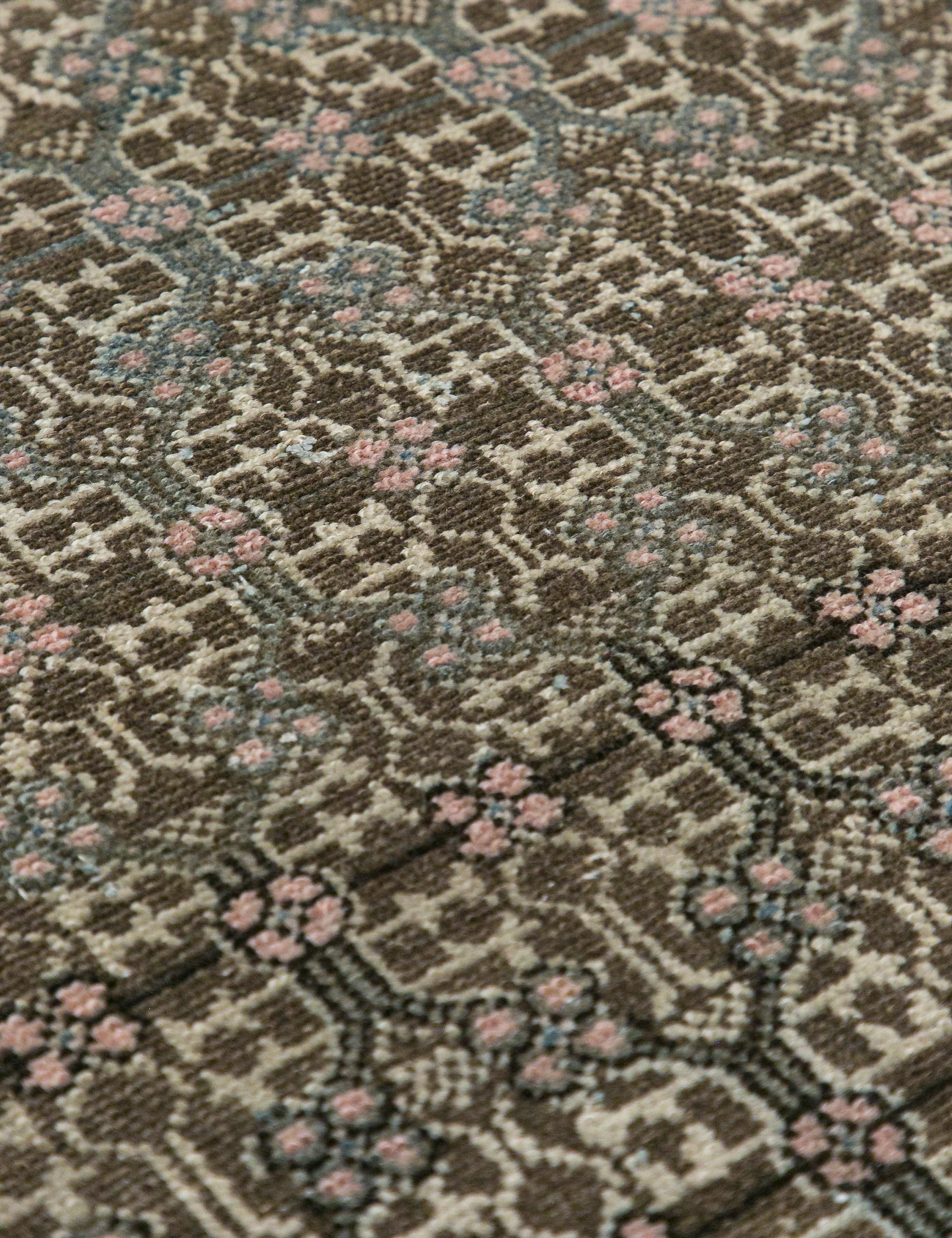 Vintage Turkish Hand-Knotted Wool Rug No. 450, 4'1" x 6'5" - Image 4